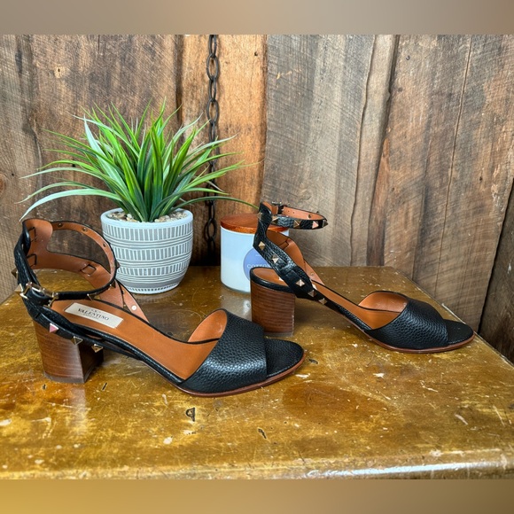 Valentino "Authentic" Black Textured Leather Sandals - Size IT 41 - US 11 - Picture 5 of 13